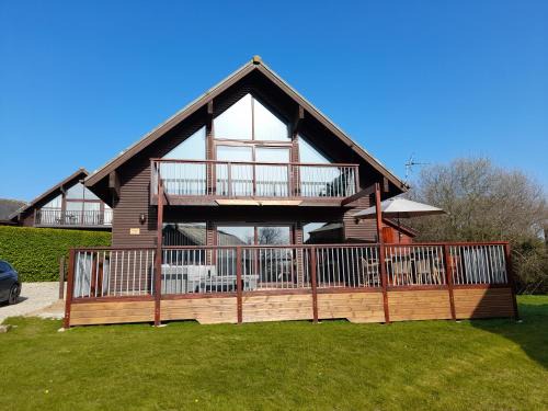 Winnard's Perch Casa | 3 bed Lodge with EV point