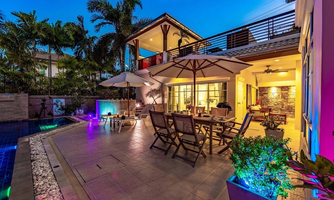 Hua Hin Villa | 3 Bed Pool Villa in Great Location - STV