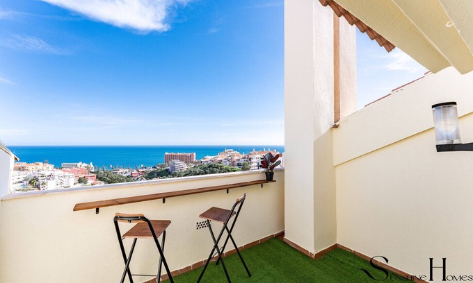 Torrequebrada Chalet De Esquí | 3-Bed Seaview Escape: Pool, Garage, 4 Terraces