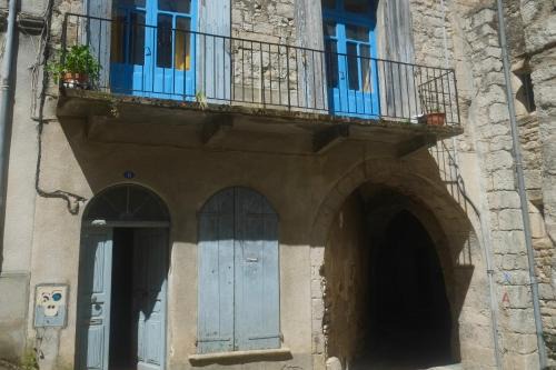 Sauve Apartamento | 3 Bed-Sleeps 6-Balcony-Pets-Parking-Town Centre