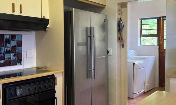 Glentana Casa | 3-Bedr Holiday Home, 5-min Walk to Beach, Seaview!