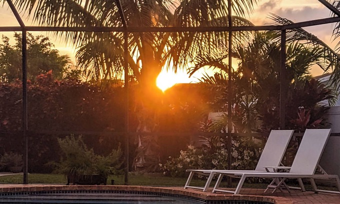 Sandalfoot Cove Casa | 3-bedrm Paradise, pool home centrally located in beautiful Boca Raton, free WiFi