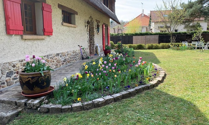 Saint-Leger-en-Yvelines Casa | 3 Bedroom Private vacation home in Saint-Léger-en-Yvelines