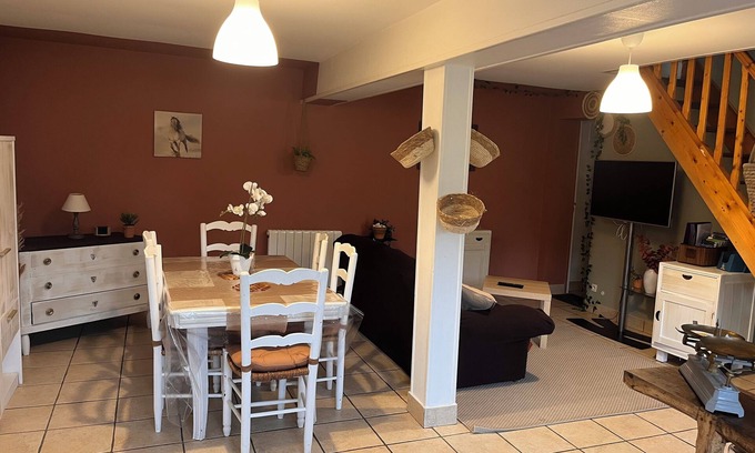 Saint-Julien-de-Chedon Casa | 3-bedroom gîte