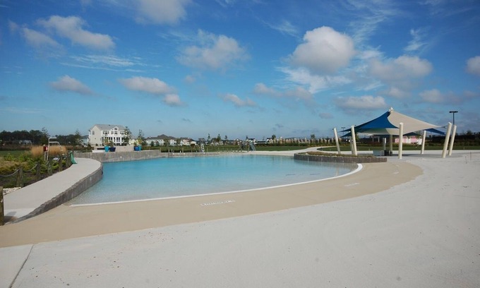 Long Neck Condominio | 3 Bedroom, 2.5 bath condo with garage on the 6th green!