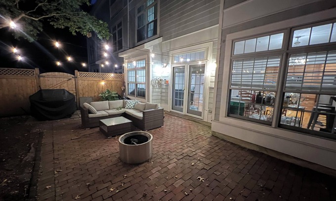 Manasquan Casa | 3-bedroom 2.5 bath spacious townhome in charming Manasquan w/ WiFi, AC, parking