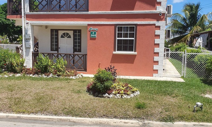 Four Roads Apartamento | Apartamento de 3 dormitorios y 2 baños. Duerme familia de 6. Muy comodo y seguro