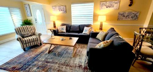 O'byrne Casa | 3 bedroom 2 bath Pet Friendly Ocean View 4 houses from beach
