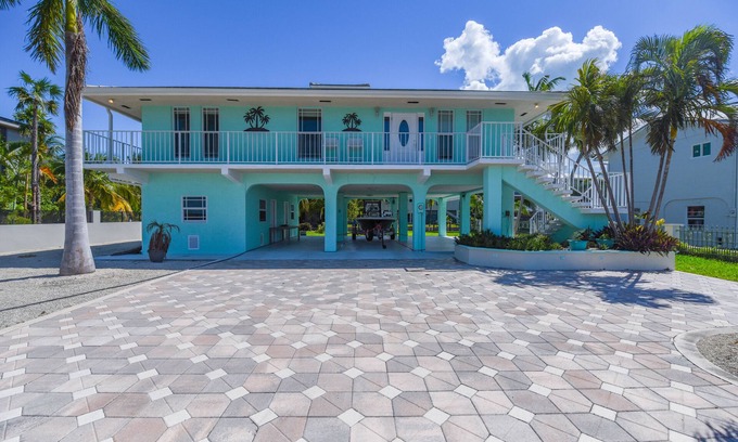 Key West Casa | 3 Bedroom 2 Bath Pool Home with Boating