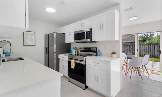 Princeton Casa | Bright 3 Bed 2Bath Home w/parking and outdoor BBQ
