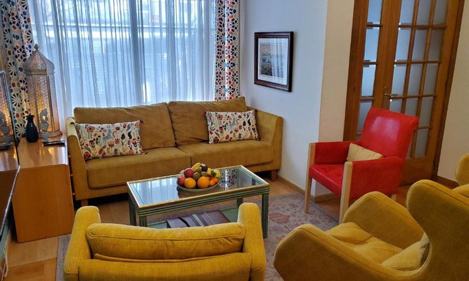 Vilanova I la Geltru Villa | Villa de playa de 3 dormitorios y 3 baños con estacionamiento privado gratuito, aire acondicionado, WiFi rápido y gratuito, espacio de trabajo, lavadoras privadas y jardín y patio privados