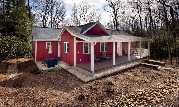 Montreat Casa | Cabaña de 3 dormitorios con comodidades modernas cerca del campus de Montreat