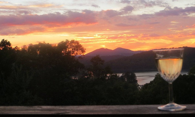 Hayesville Casa | 3 bedroom 3 bath home with awesome mountain and lake views and prime location
