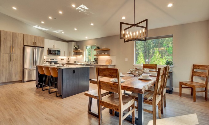 Y Area Casa | 3 Bedroom, AC, Hot Tub, Grill, Newly Built, Open Floor Plan, Wifi, 1 of 6 – Emerald Bay Escape