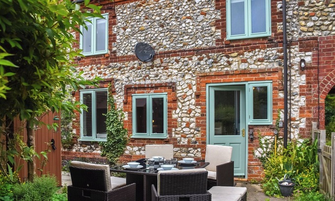 Burnham Thorpe Cabaña | 3 bedroom accommodation in Burnham Thorpe