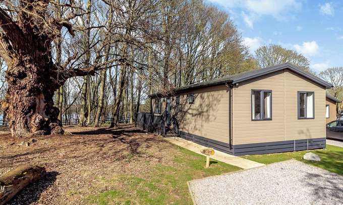 Woolverstone Cabina | 3 bedroom accommodation in Woolverstone, Ipswich