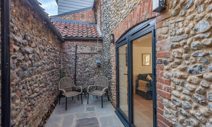 East Rudham Cabaña | 3 bedroom accommodation in East Rudham, near Fakenham