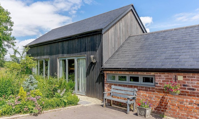 Ross-on-Wye Cabaña | 3 bedroom accommodation in Whitchurch, near Monmouth