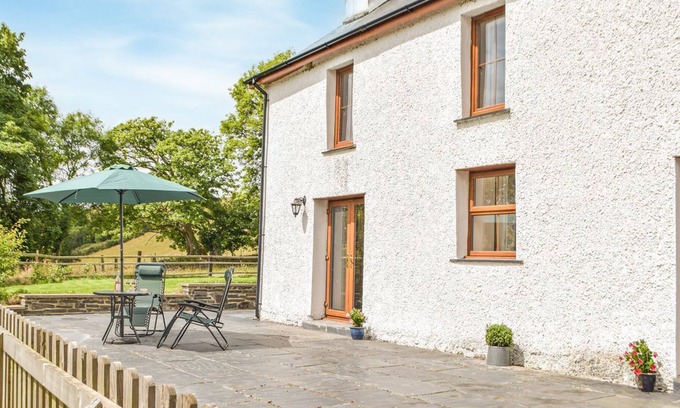 Bwlchllan Cabaña | 3 bedroom accommodation in Bwich-llan, near Lampeter