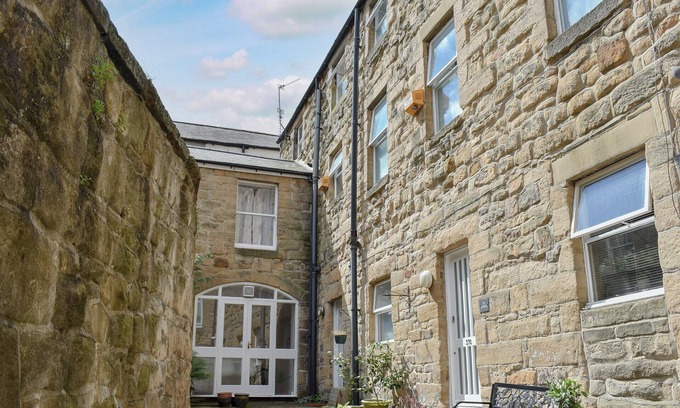 South Charlton Cabaña | 3 bedroom accommodation in Alnwick