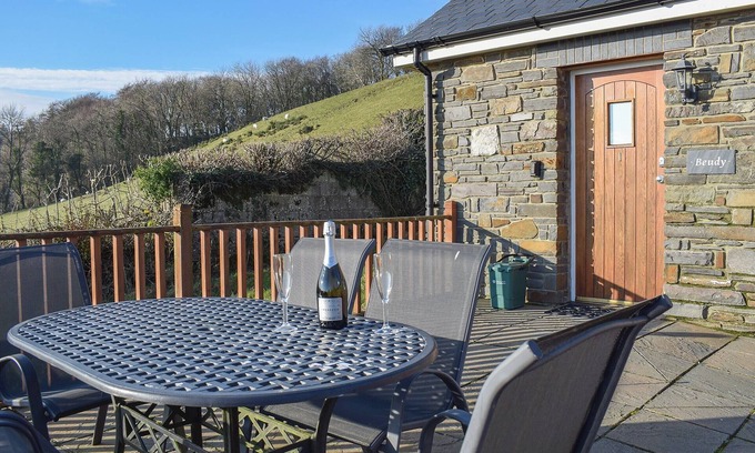 Llanfihangel-Ystrad Cabaña | Alojamiento de 3 habitaciones en Dihewyd, near Aberaeron