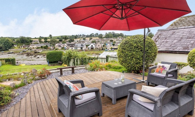 Llangwm Cabaña | 3 bedroom accommodation in Llangwm