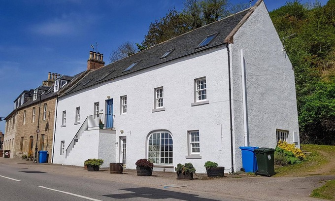 Avoch Cabaña | A fantastic, historical building in the fishing village of Avoch on the Black Isle.
