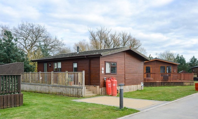 Malton Cabaña | 3 bedroom accommodation in Amotherby, near Malton
