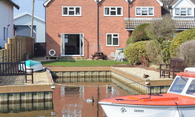 Hoveton Cabaña | Alojamiento de 3 habitaciones en Wroxham