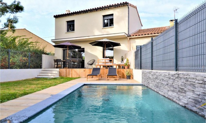 Montfavet Casa | 3 Bedroom Amazing Home In Montfavet