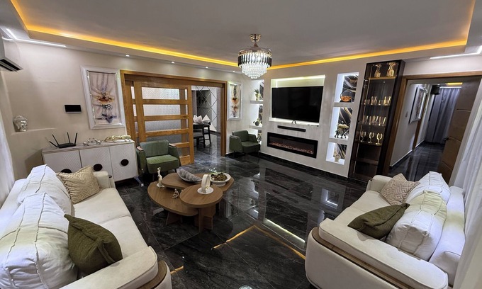 Prado Oriental Apartamento | 3-bedroom apartment in fabulous Santo Domingo Este with fitness room, AC