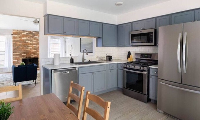 Sweetbriar Apartamento | 3 Bedroom Apartment 546067 by Houzlet