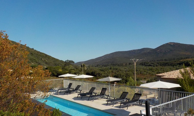 Galeria Apartamento | 3 bedroom apartment heated pool air conditioned wifi 1 min river 7 min beach