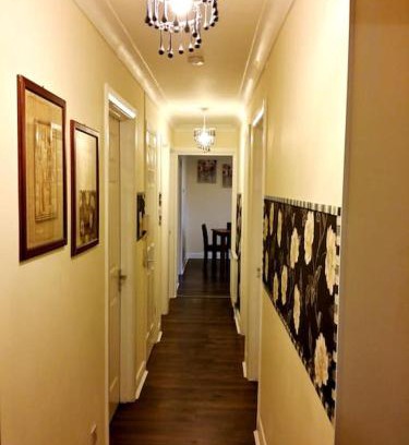 North Glasgow Apartamento | 3 bedroom apt - Free parking & WiFi 350mbps