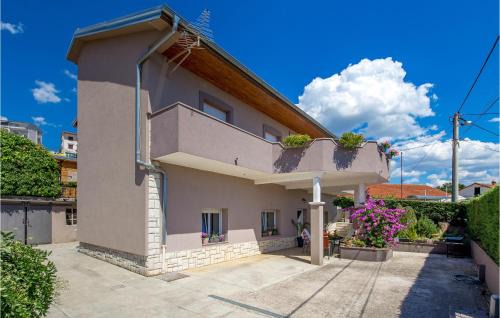 Bezjaki Apartamento | 3 Bedroom Awesome Apartment In Rijeka