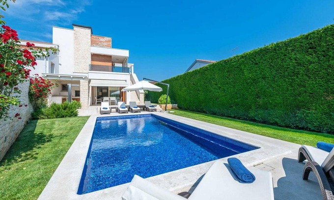 Vabriga Casa | Impresionante casa de 3 dormitorios en.