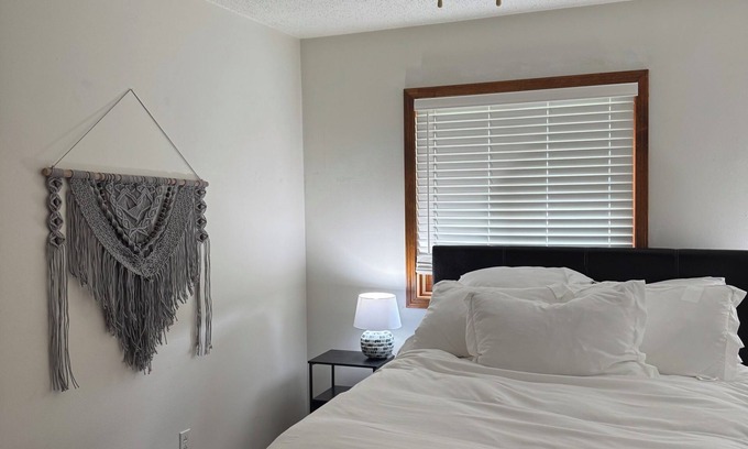 Adair Casa | 3-bedroom barndominium in tranquil Colchester with WiFi, AC. Enjoy your stay