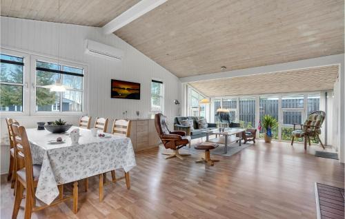 Sundstrup Casa | 3 Bedroom Beautiful Home In Højslev