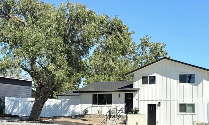 Hermiston Casa | 3-bedroom, Beautifully Remodeled, Large Fenced Yard
