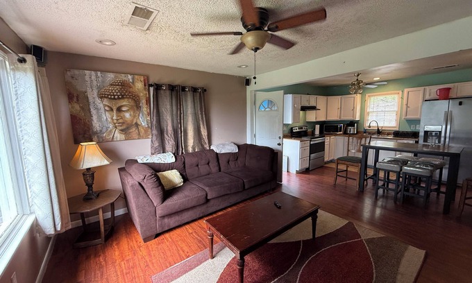 Kannapolis Casa | 3-bedroom building in welcoming Kannapolis with AC