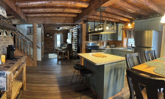 Shore Cabina | 3-bedroom cabin in country setting with AC, WiFi, 15-20 min. to local wineries.