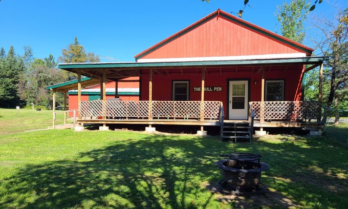 Franklin County Cabina | 3-bedroom camp in Eustis, direct ATV Trail Access!
