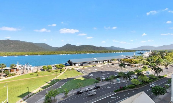 Cairns Central Business District Apartamento | 3 BEDROOM CBD WATERFRONT LUXURY APARTMENT