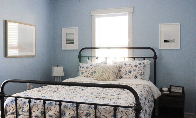Lakeland Casa | 3-bedroom centrally-located house in charming Lakeland with AC, king bed.