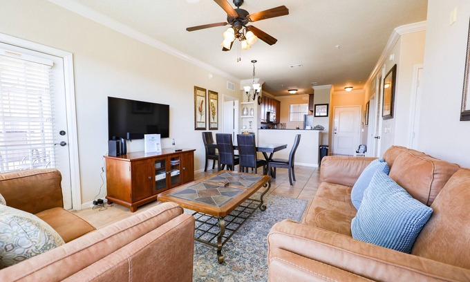 Wellington Condominio | 3-bedroom condo in beautiful Davenport, close to Disney / 2 pools, fitness room