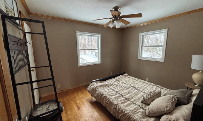 McMillan Cabaña | 3-bedroom cottage in charming McMillan with WiFi in the East Lake Community
