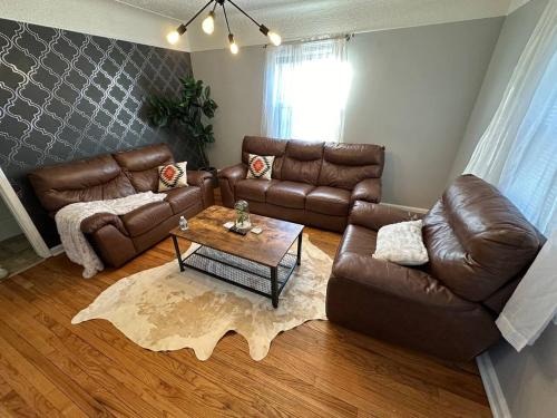 Lincoln Park Casa | 3 Bedroom Fenced Backyard Pets Welcome Sleeps 6