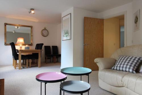 Atlantic Wharf Casa | 3 bedroom flat 10 mins walk to Bay and City center Free Parking