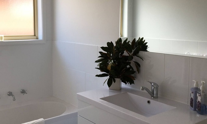 Windsor Gardens Casa | Casa recien renovada de 3 habitaciones