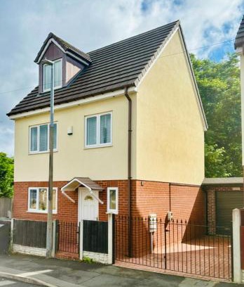Dudley Apartamento | 3 Bedroom Guest House in Dudley